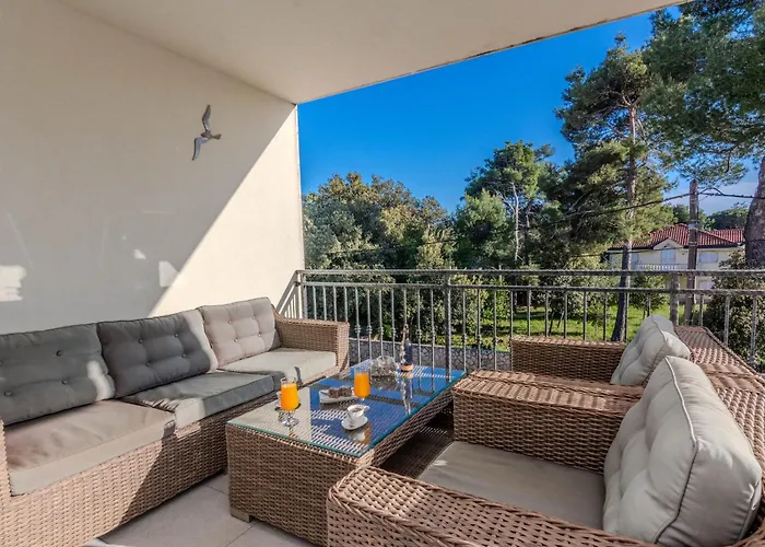 Eses Apartment Vir